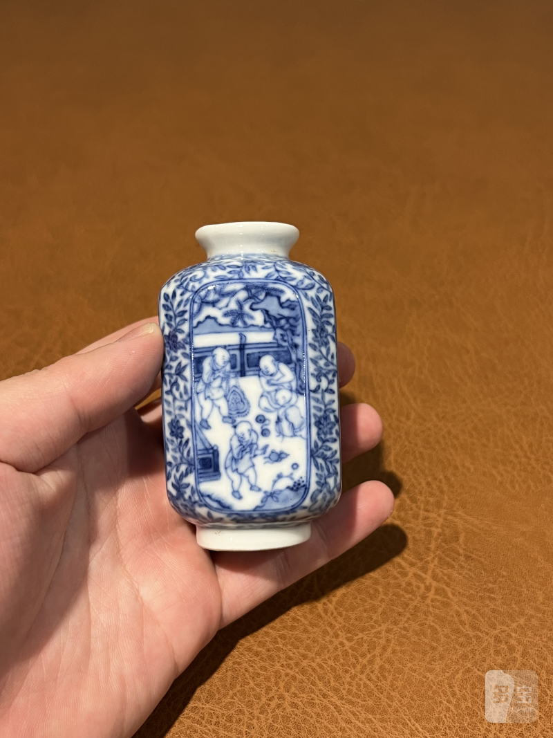 清 青花缠枝花卉开光婴戏图小瓶 - 图3